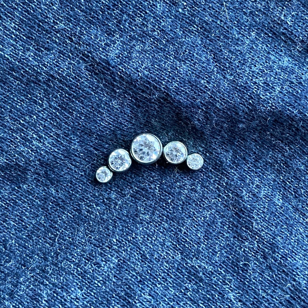 Titanium Anodized (Gold) 5 Cluster Threadless End